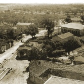 Masullas, veduta dell'abitato dal campanile in una foto storica © Ivo Piras